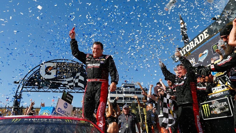 Nascar, Newman vince a Phoenix