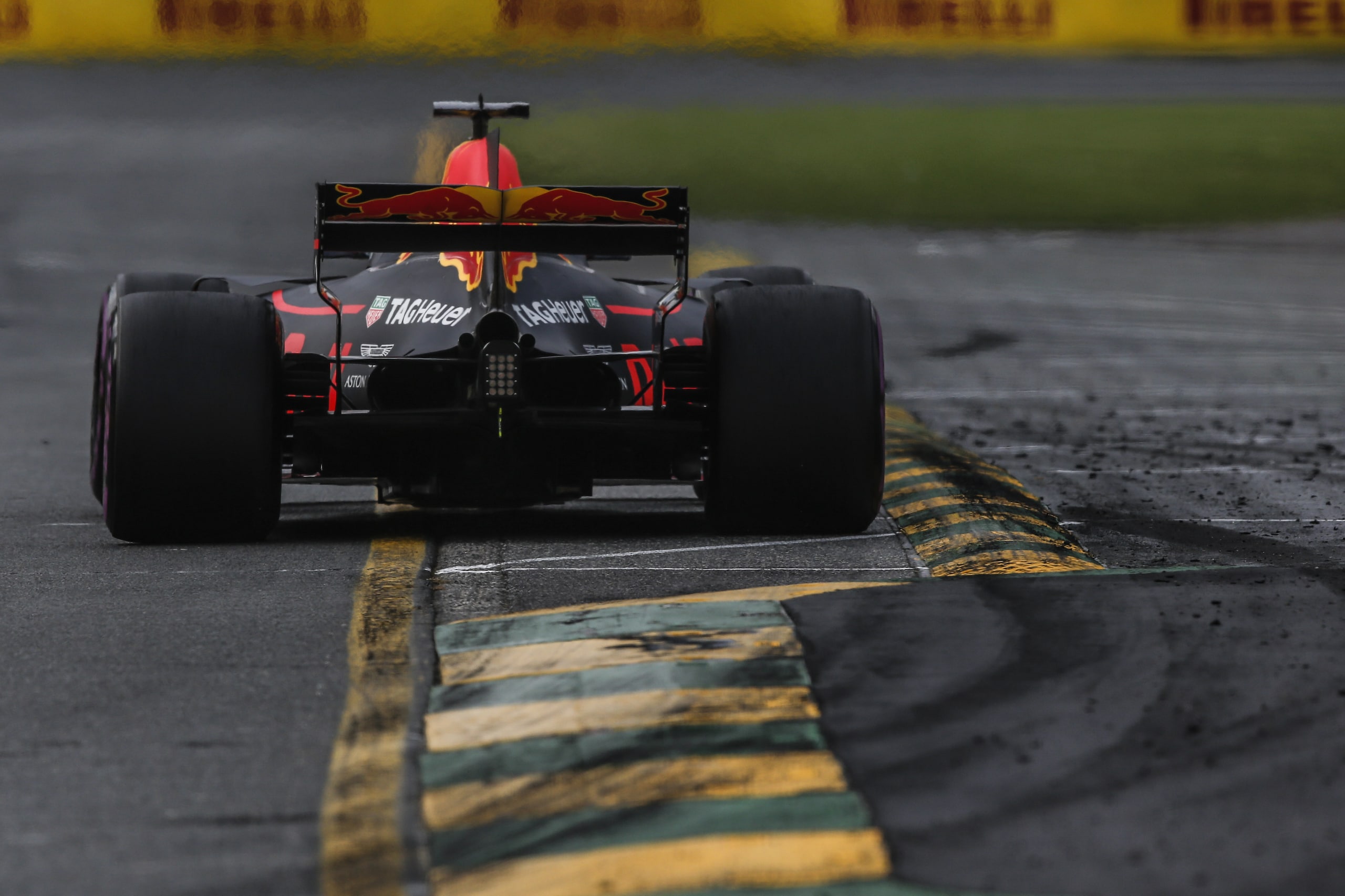 Formula 1 Australia, coro Red Bull: "La Mercedes è più veloce"