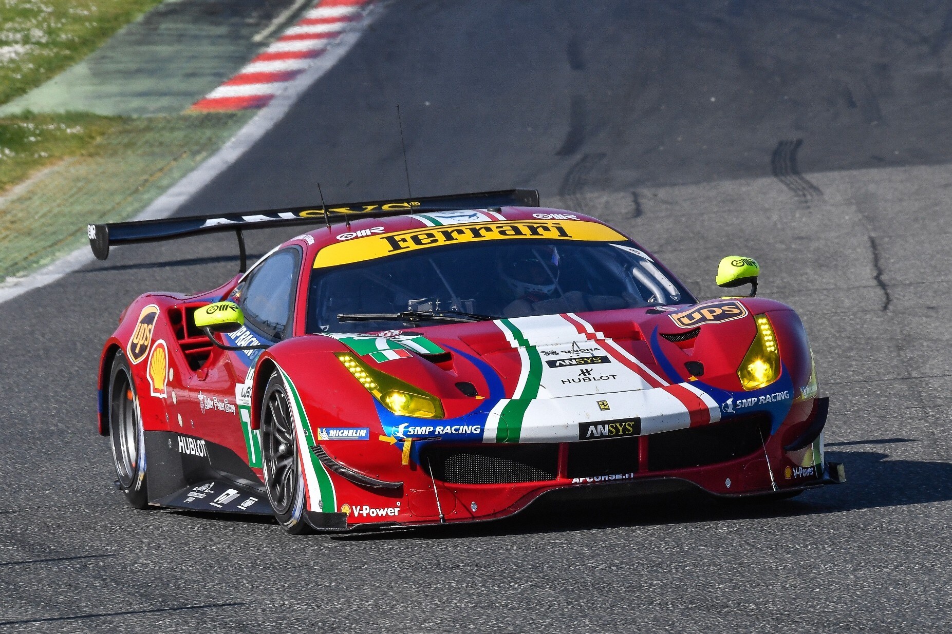 Ferrari, il Rosso di Enzo per battere Ford e Porsche in GTE