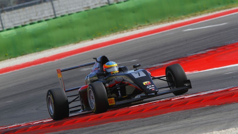 F4, Fernandez inaugura la stagione a Misano