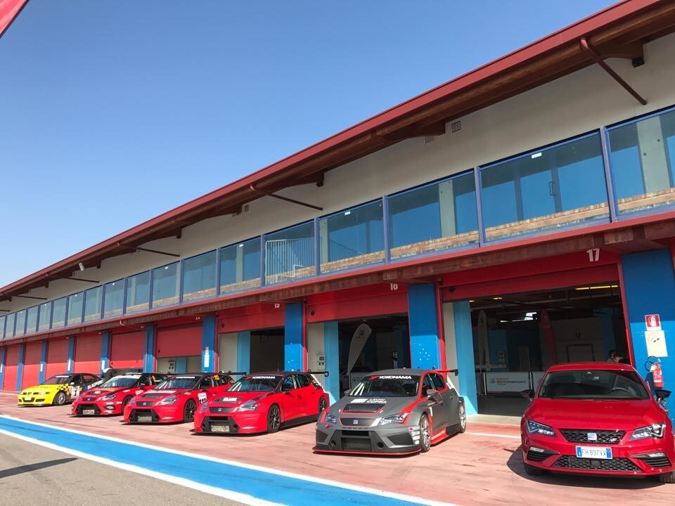 Seat Motorsport, stagione al via con Lucky e Melandri