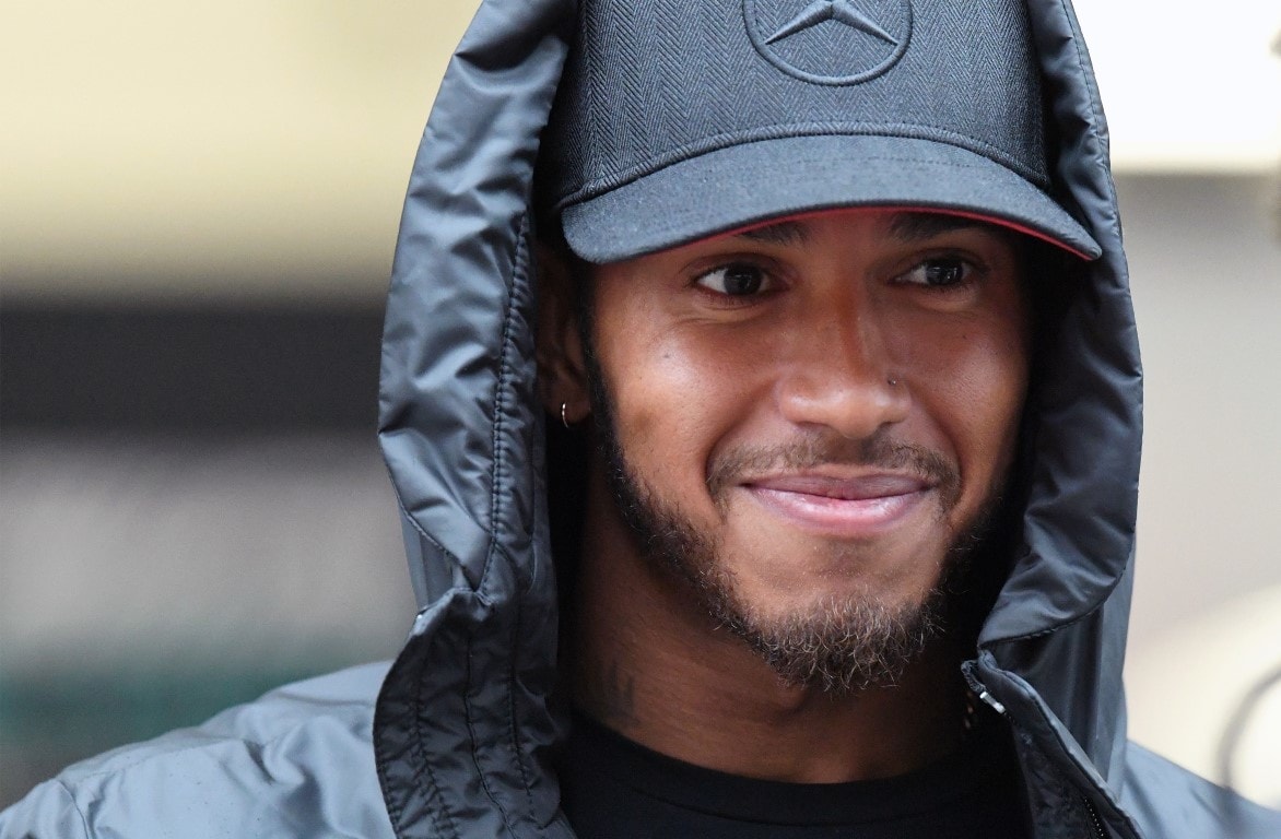 Formula 1 Cina, Hamilton cerca Vettel: "Voglio azione in pista"