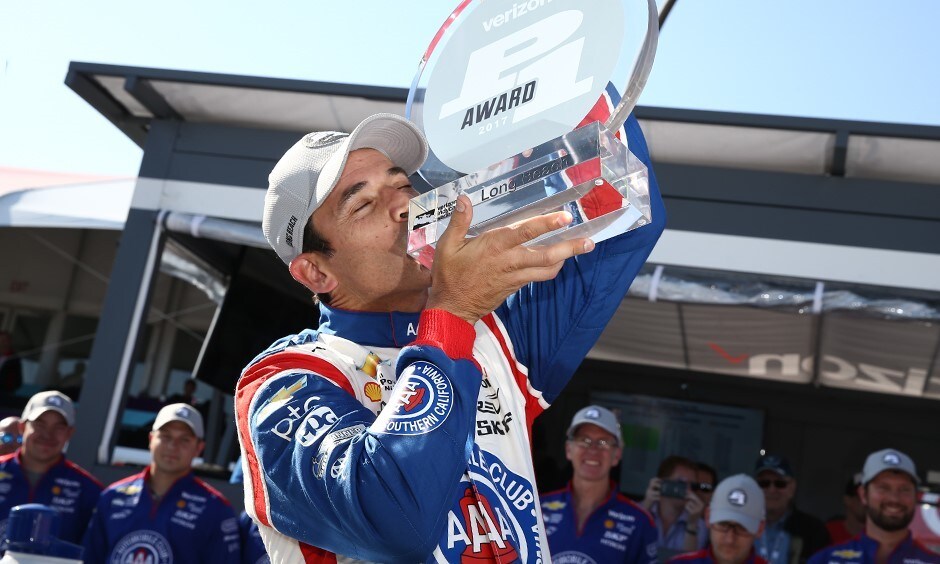 IndyCar, Castroneves in pole a Long Beach