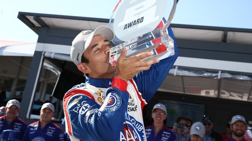 IndyCar, Castroneves in pole a Long Beach