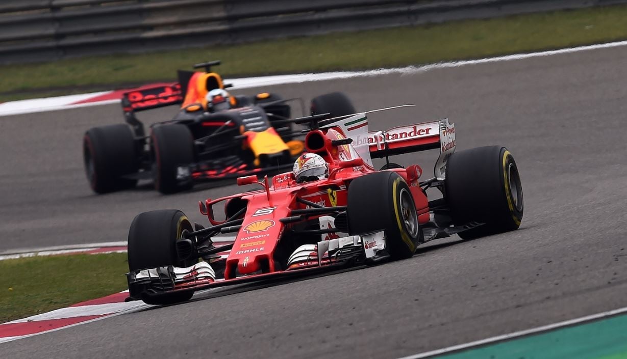 Vettel, una lanterna Rossa illumina Shanghai
