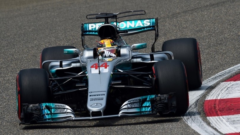 Formula 1 Bahrain, Hamilton e la verifica al caldo di Sakhir