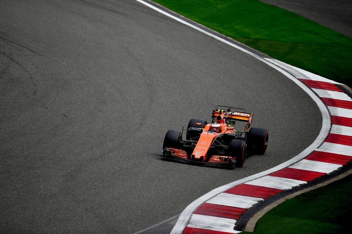 Formula 1 Bahrain, Vandoorne: "McLaren competitiva in curva"