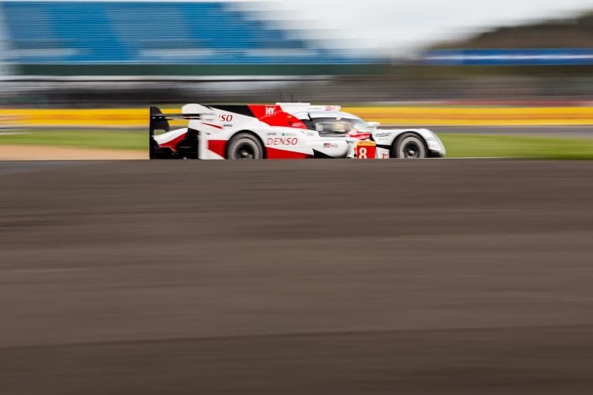 6 Ore Silverstone, prima fila tutta Toyota