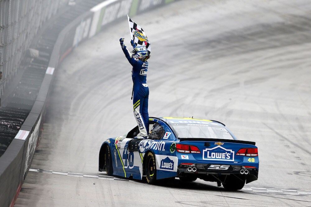 Nascar, Jimmie Johnson risorge in Tennessee
