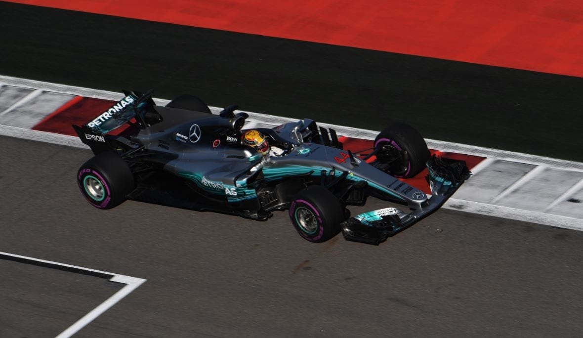 Formula 1 Russia, un venerdì da fiato corto per Hamilton