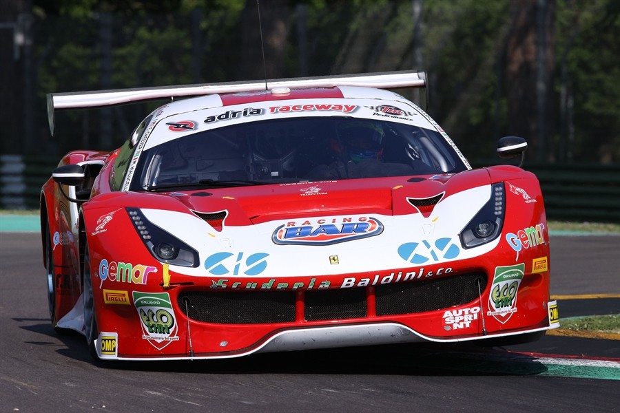 GT Italiano, successo Ferrari in gara-1 a Imola
