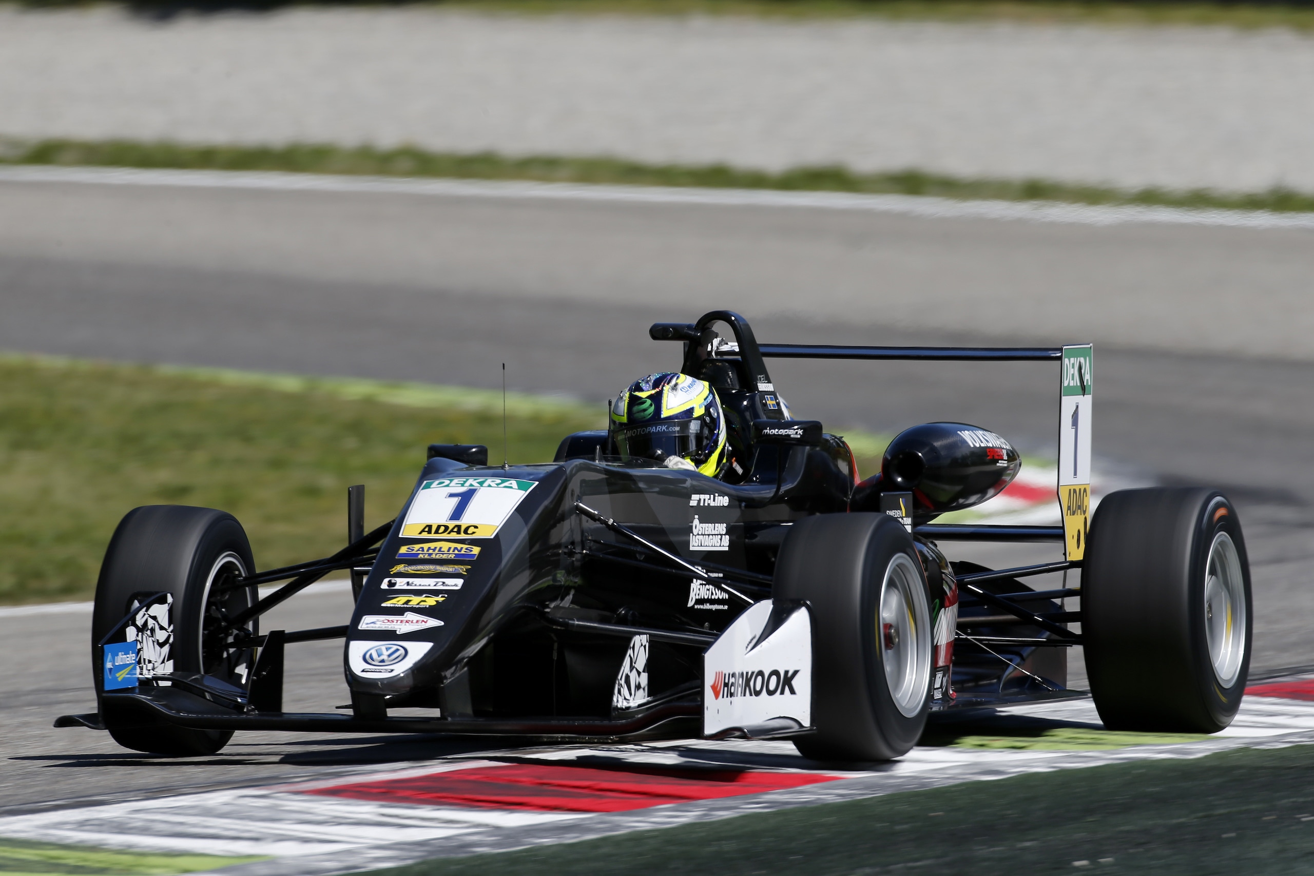 Fia F3 European Championship, Eriksson resiste in gara 2