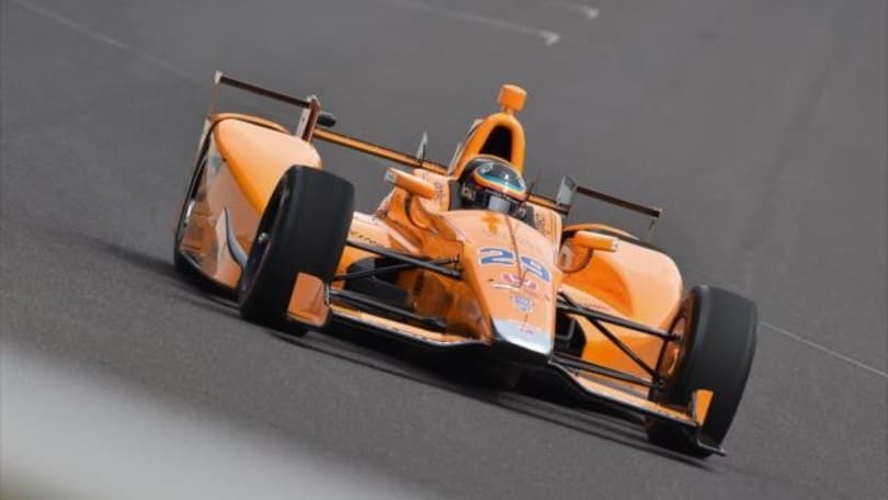 IndyCar, esordio positivo per Alonso con oltre 100 giri