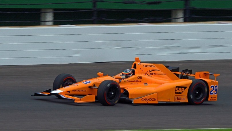Alonso: "Indy più grezza, F1 più prevedibile"