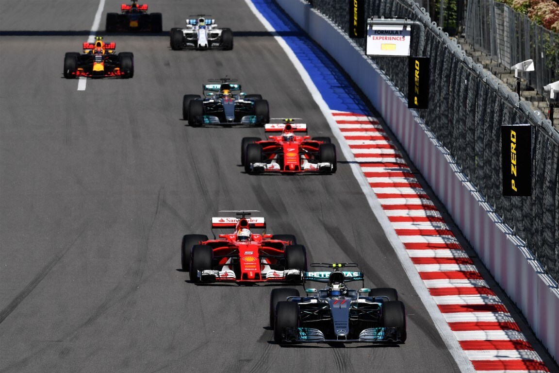 Lauda: "Ferrari farà un passo avanti, Mercedes dovrà farne due"