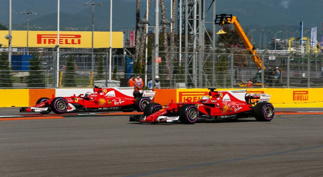 Vettel dalla parte di Kimi: "E' uno dei migliori"