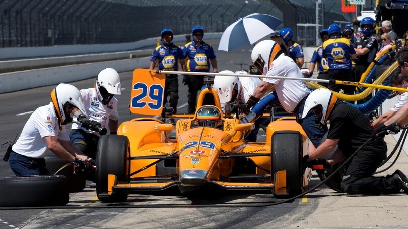 Indy 500, Alonso: "Bello avere i tifosi nel box"