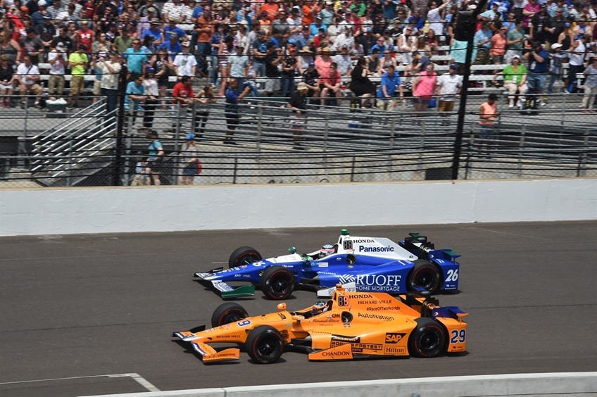 Indy 500, storica vittoria per Sato, Alonso fuori