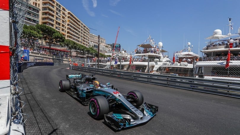 Hamilton: "Ferrari ha scelto, Vettel è il numero uno"