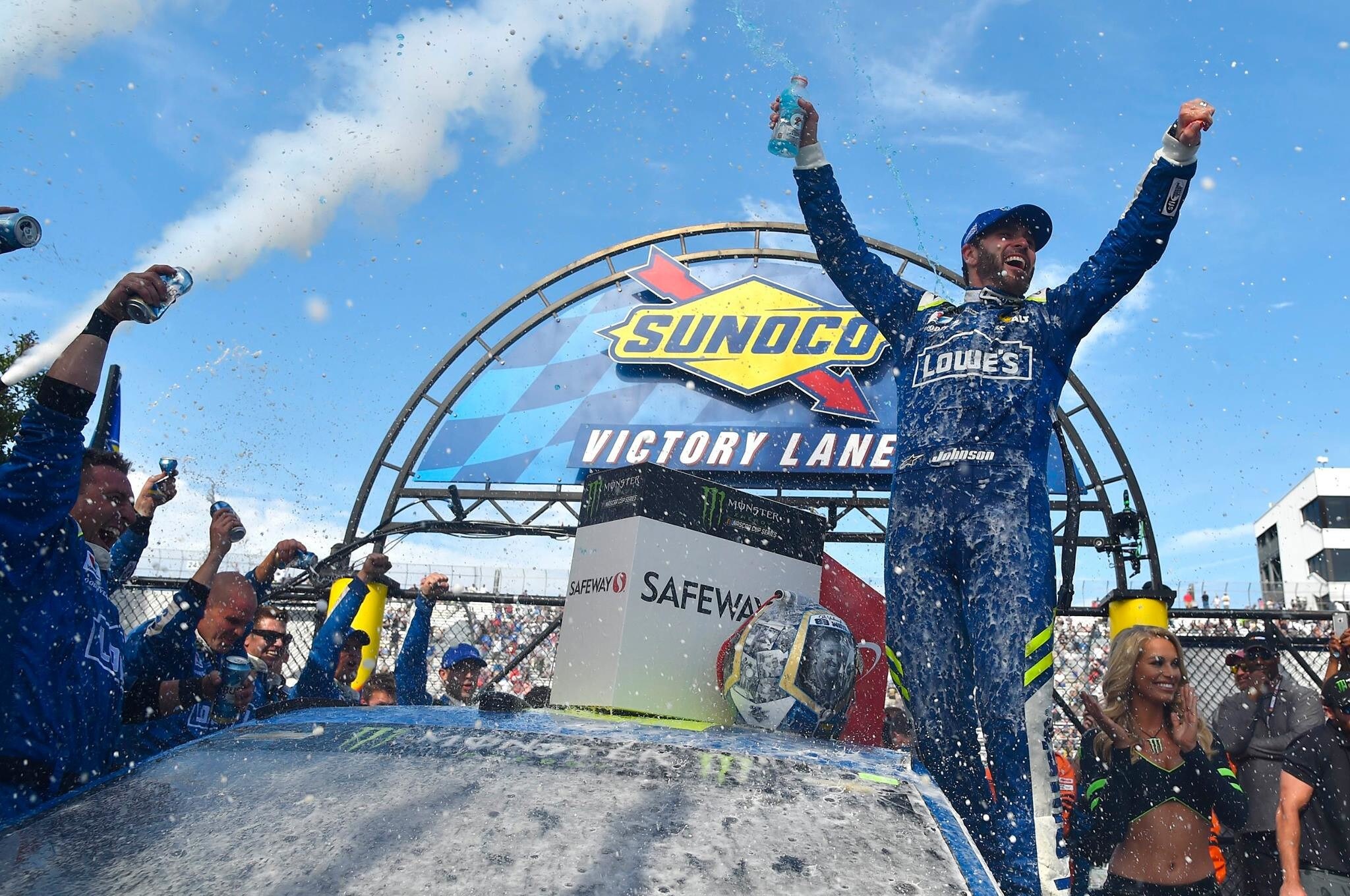 Nascar, Johnson a quota 83 a Dover