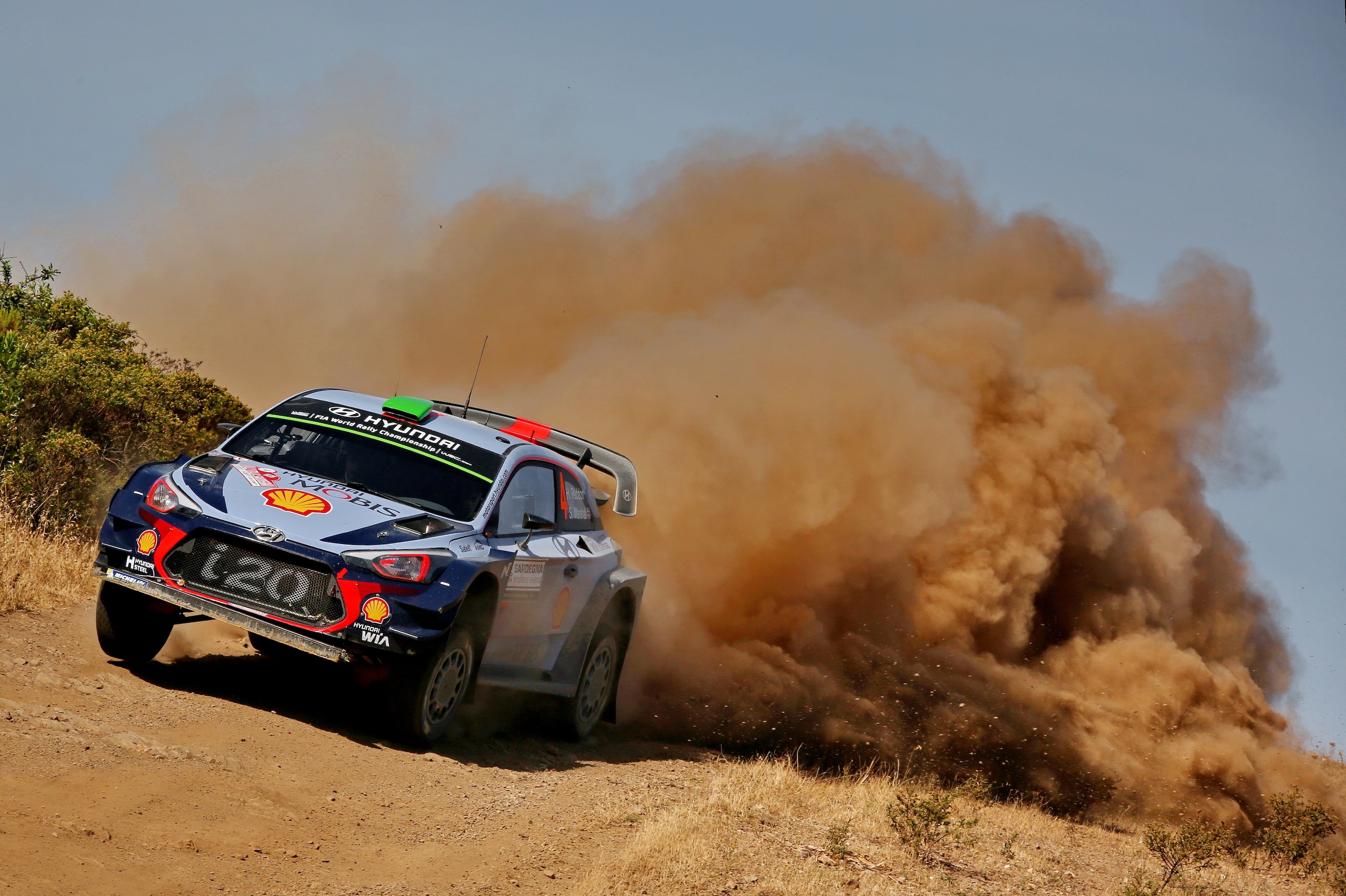 Rally di Sardegna, Paddon chiude al comando la prima tappa