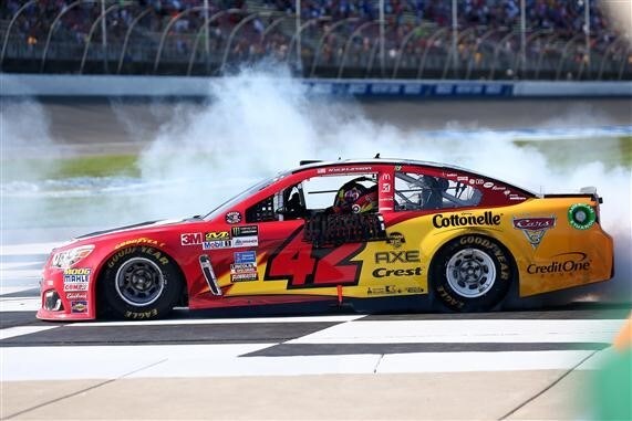 Nascar, in Michigan vince Larson