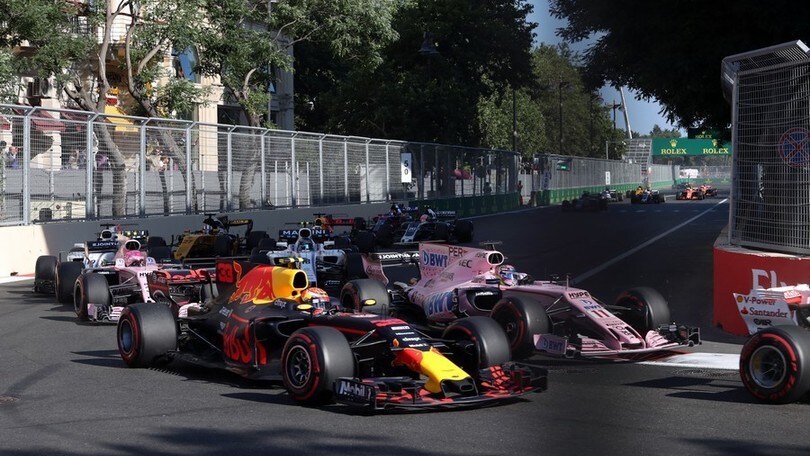 F1 Baku: vince Ricciardo tra i colpi di scena