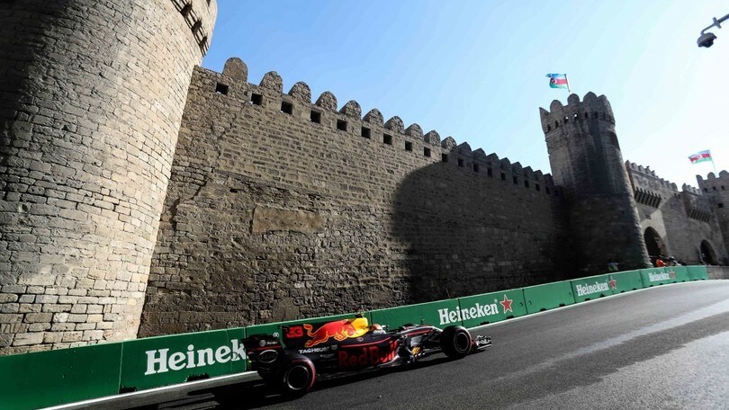 Verstappen: "Macchina va bene ma ora voglio punti"