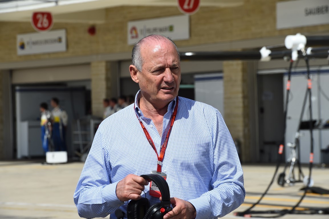Ron Dennis vende le quote azionarie in McLaren