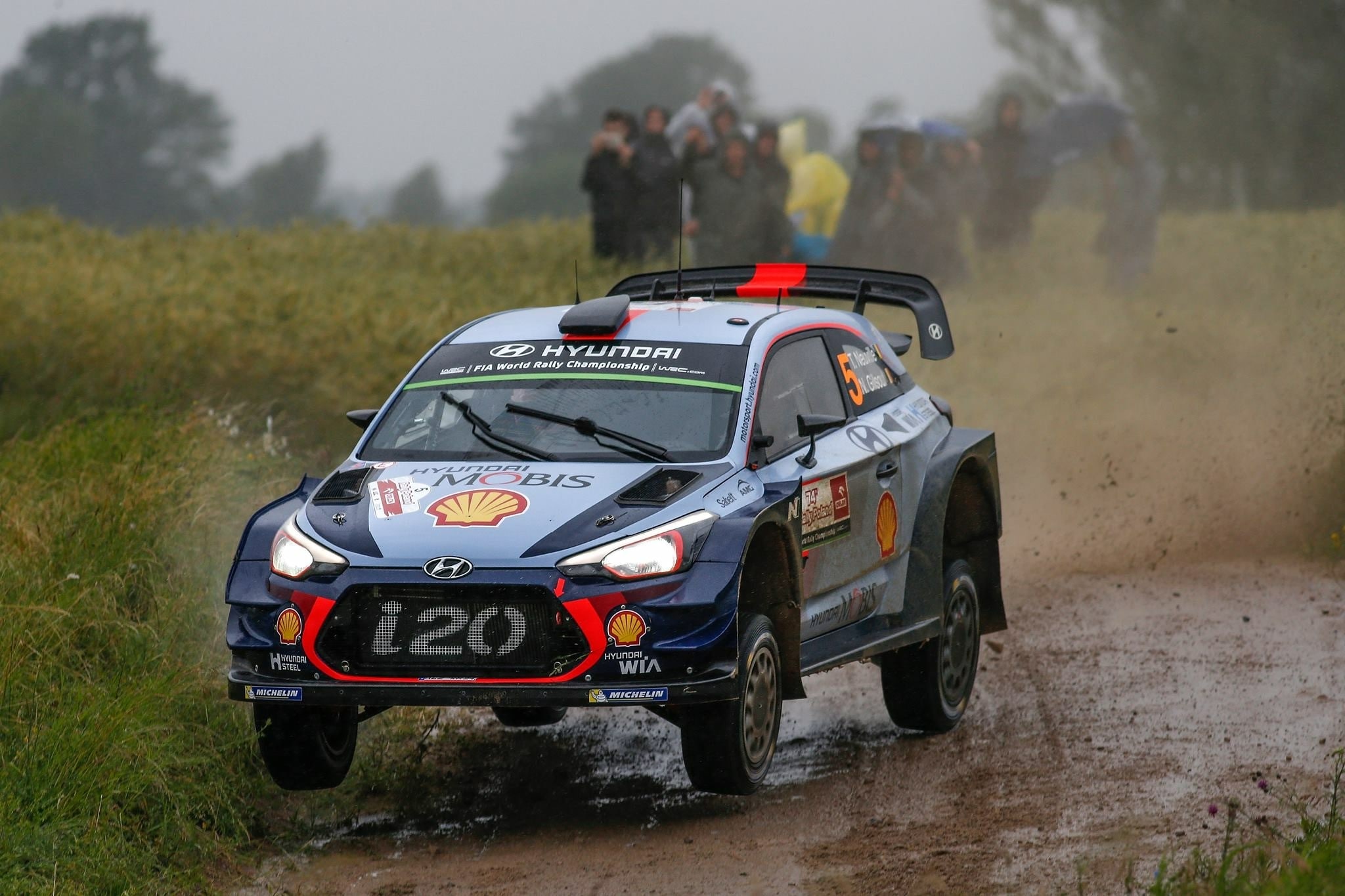 WRC Polonia, Neuville è in testa