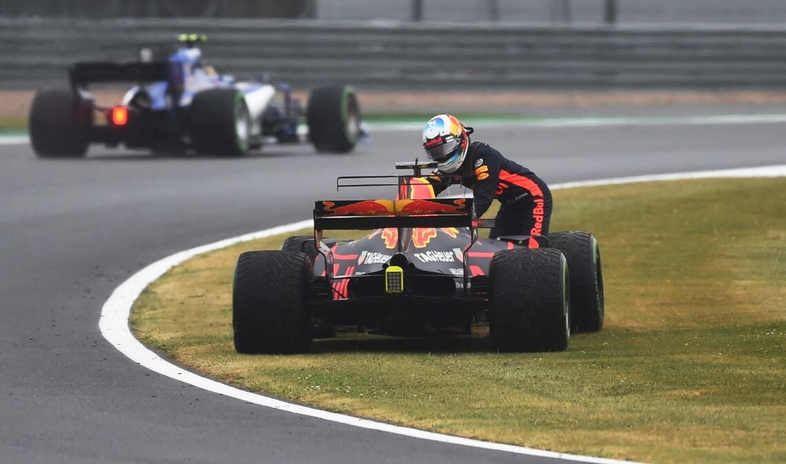 F1 Silverstone, Ricciardo in ultima fila con Alonso
