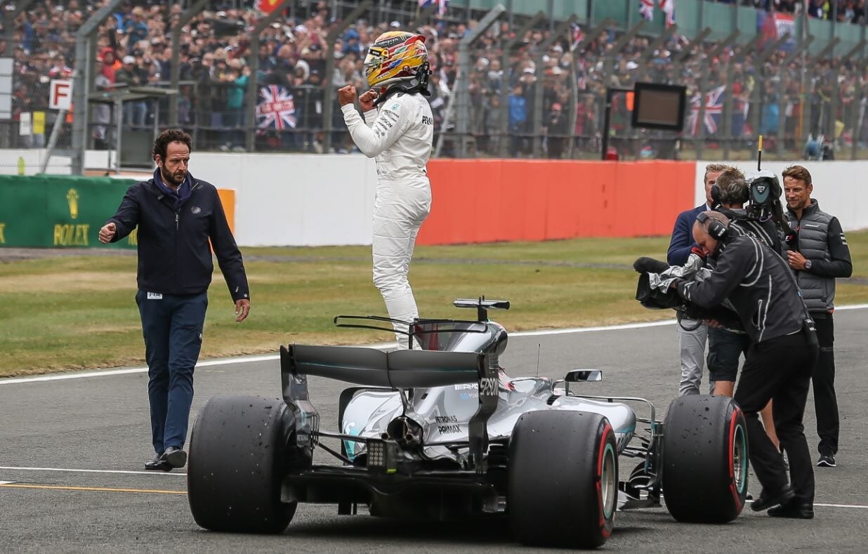 Formula 1 Silverstone, Hamilton centra la pole e viene "assolto"