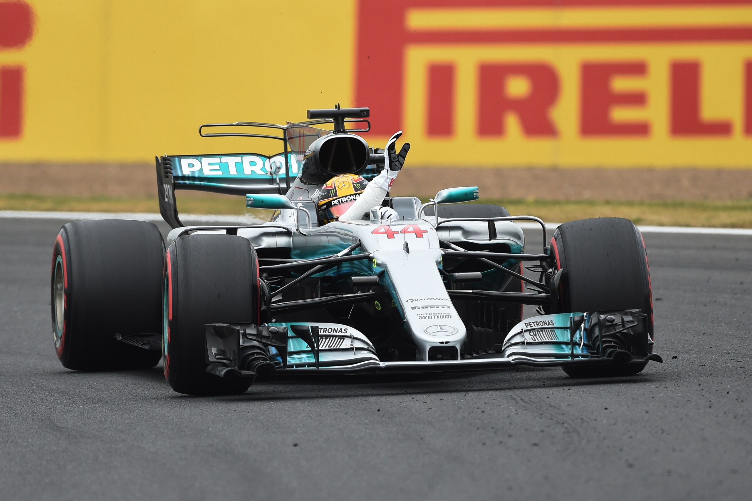 F1 Silverstone: trionfo Mercedes, 3° Raikkonen, disastro Vettel