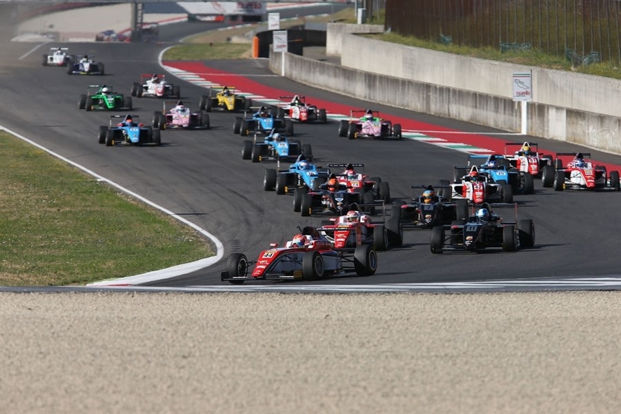 F4 Mugello, Vips guida la doppietta Prema in gara 2