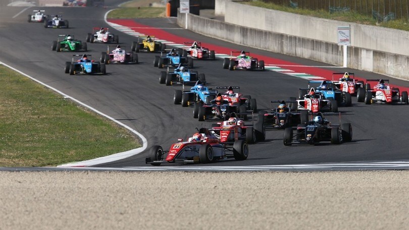 F4 Mugello, Vips guida la doppietta Prema in gara 2