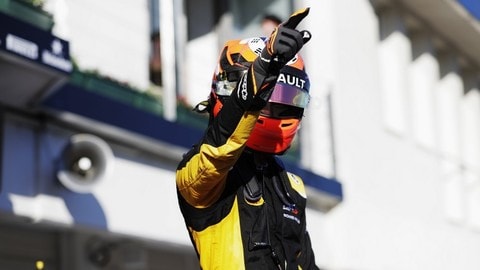 GP3 Budapest: colpo di scena Russel, vince Aitken