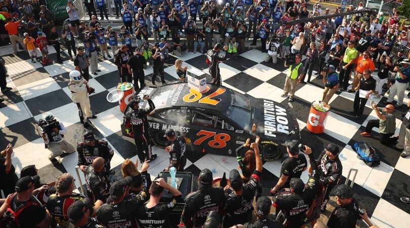 Nascar, Truex cala il poxer a  Watkins Glen