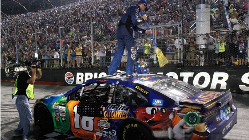 Nascar, a Bristol trionfa Kyle Busch, Beffato nel finale Erik Jones