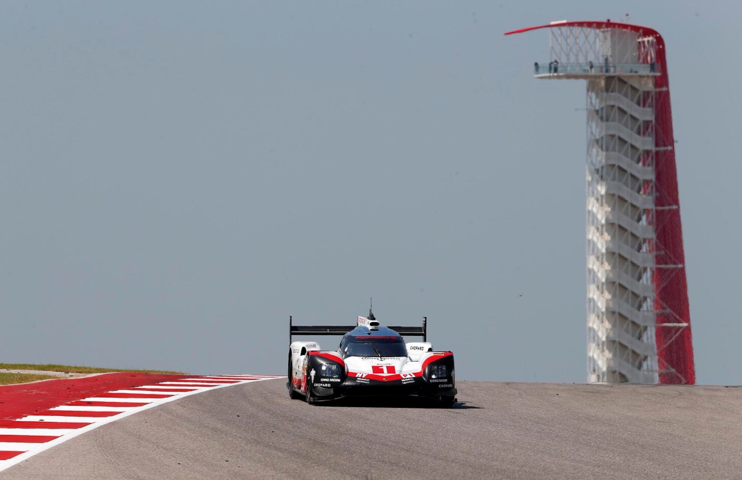 6 Ore di Austin: Porsche domina in qualifica, sorpresa Ferrari