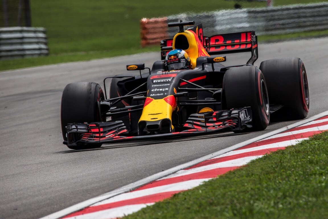 Formula 1 Malesia: Ricciardo difesa in regola, Horner sorpreso della forza RB