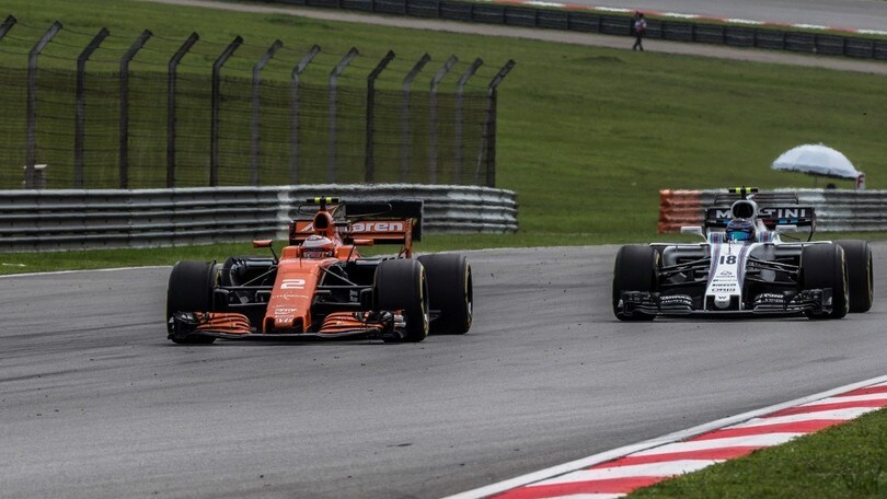 Formula 1 Malesia, Vandoorne eclissa Alonso