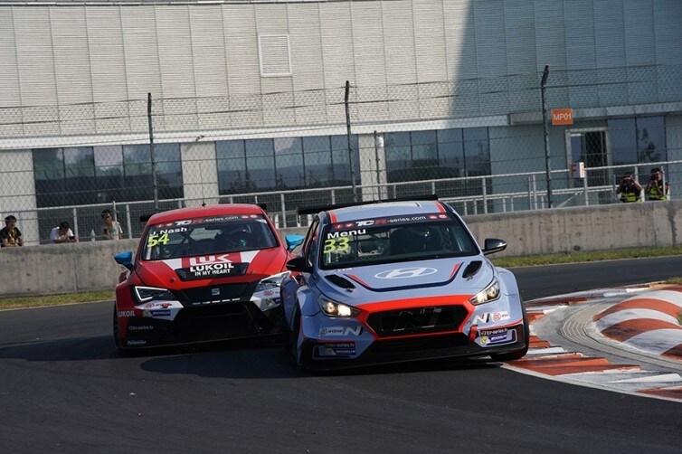 TCR Zhejiang, Hyundai subito al top, vincono Tarquini e Huff