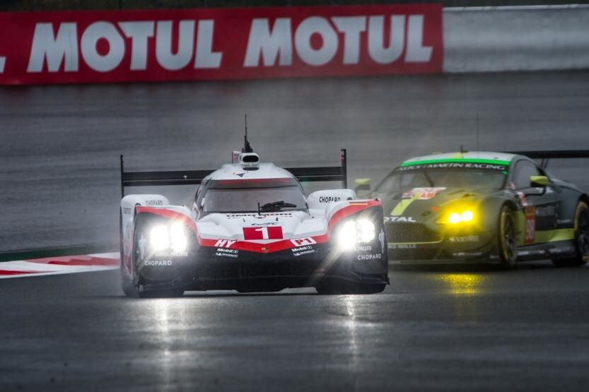 WEC Fuji, superiorità Porsche nelle prove condizionate dalla pioggia