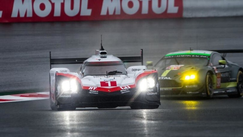 WEC Fuji, superiorità Porsche nelle prove condizionate dalla pioggia