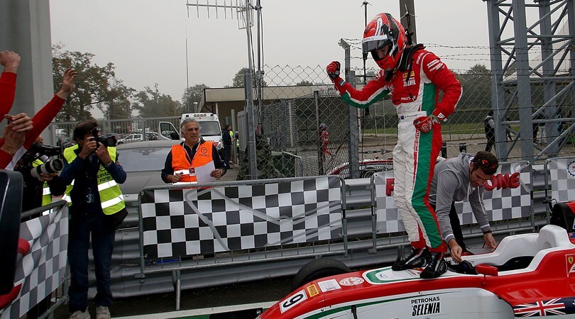 F.4 Italia, Petrov vince gara 1 a Monza ma il campione è Armstrong