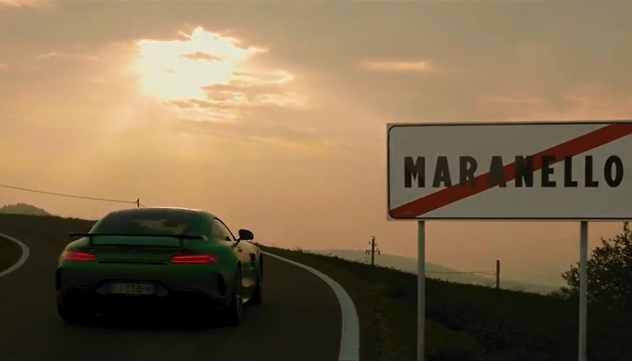 Mercedes, tributo e provocazione alla Ferrari