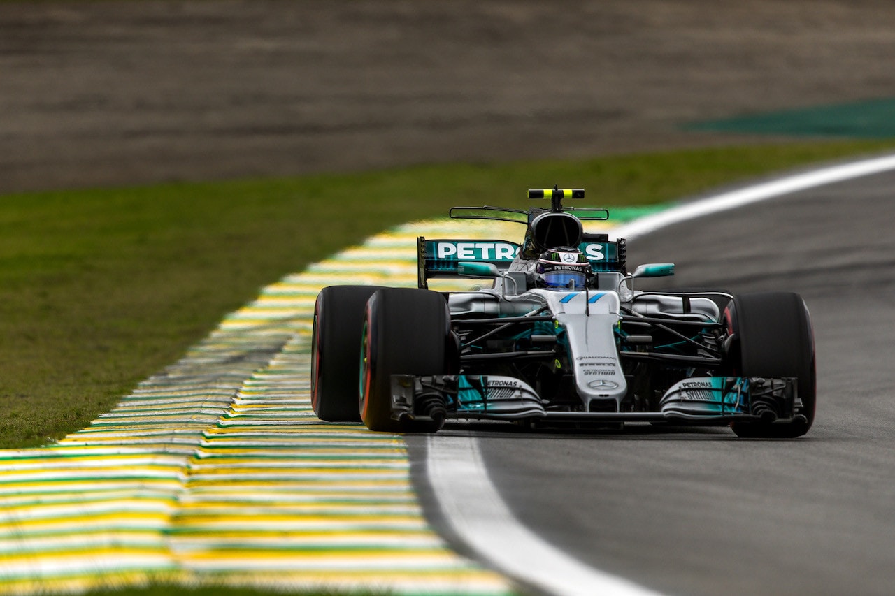 Formula 1 Brasile: Bottas nega la pole a Vettel, fuori Hamilton