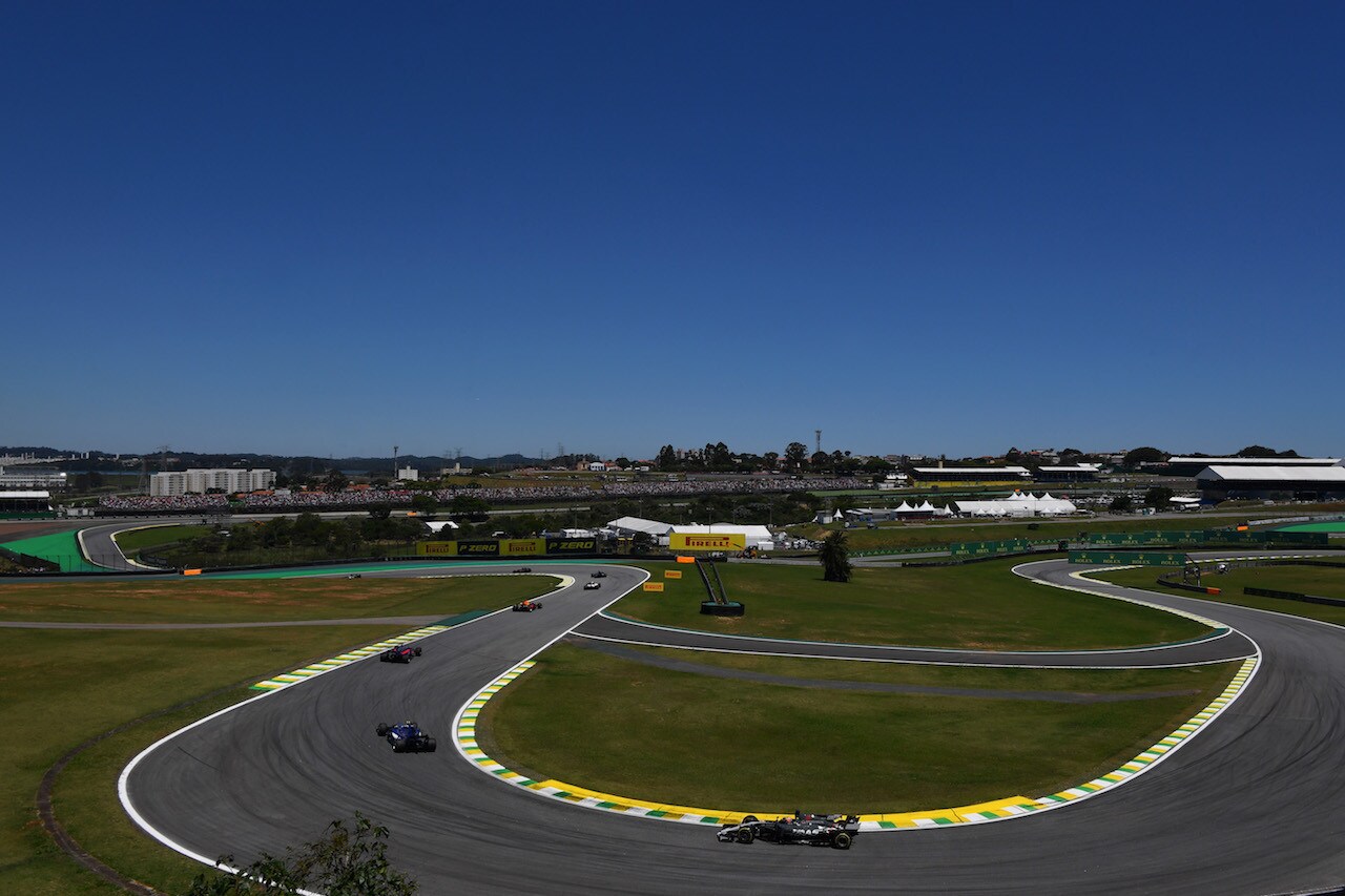 Formula 1, Pirelli cancella i test in Brasile: problemi di sicurezza