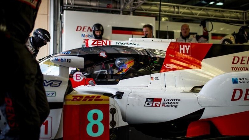 WEC, Alonso prova la Toyota: “Macchine entusiasmanti”