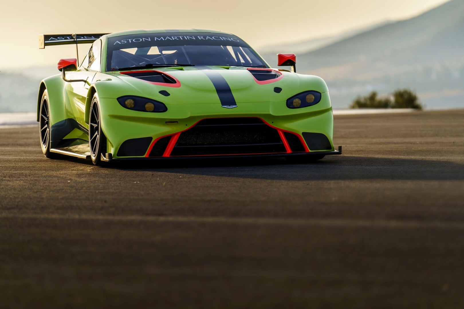 WEC, Aston Martin volta pagina: presentata la Vantage GTE 2018